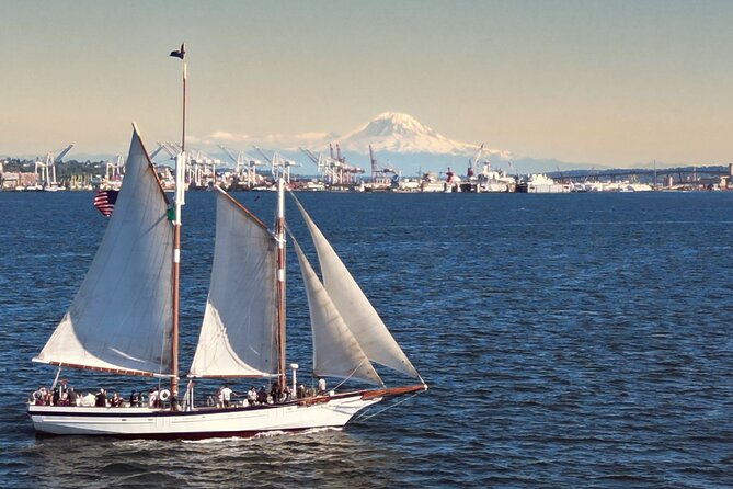 Brunch Cruise with Buffet in Washington - Sails, Crew, and the On-Board Flow