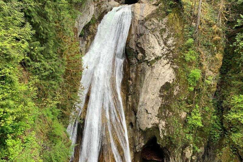 From Seattle: Pacific Northwest Waterfalls & Hiking Tour - The drive through North Bend and Snoqualmie, with Twin Peaks energy