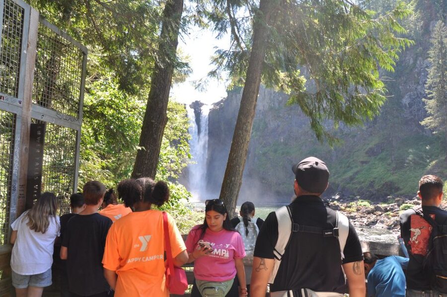 From Seattle: Snoqualmie Falls and Wineries Tour w/ Transfer - Who should book, and who should pass on this tour