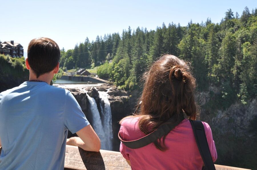 From Seattle: Snoqualmie Falls and Wineries Tour w/ Transfer - Woodinville winery time: tastings, lunch on your terms, and Hollywood Whisky Factory