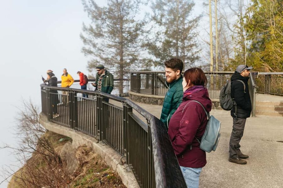 From Seattle: Visit Snoqualmie Falls and Hike to Twin Falls - Snoqualmie Falls and Twin Falls, a short trip with big payoff