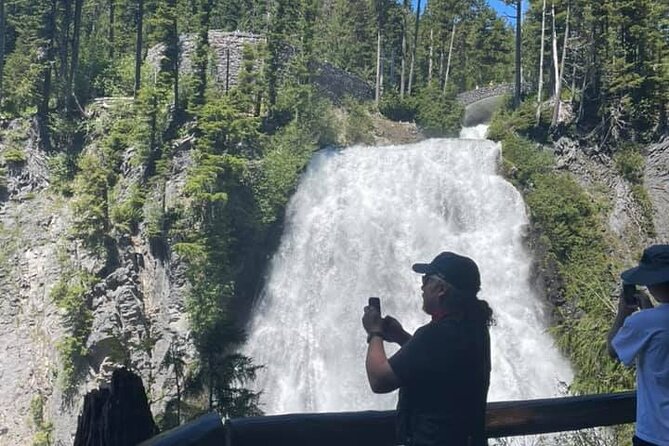 Full-Day Mt Rainier National Park Private Tour in SUV - Stop 2: Narada Falls for a fast, classic Rainier waterfall hit