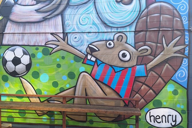 Henry Art Tours-Come See the Fun Side of Seattle Art/Pubs/History - Why this Henry mural tour feels different from a typical sightseeing bus ride