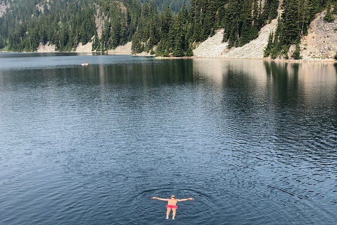 Hike the Gorgeous Trails in Washington - Small-group pacing: breaks, photos, and not getting left behind