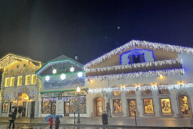 Leavenworth Christmas Lights Tour from Seattle - Crossing Lake Washington to Bellevue and Woodinville