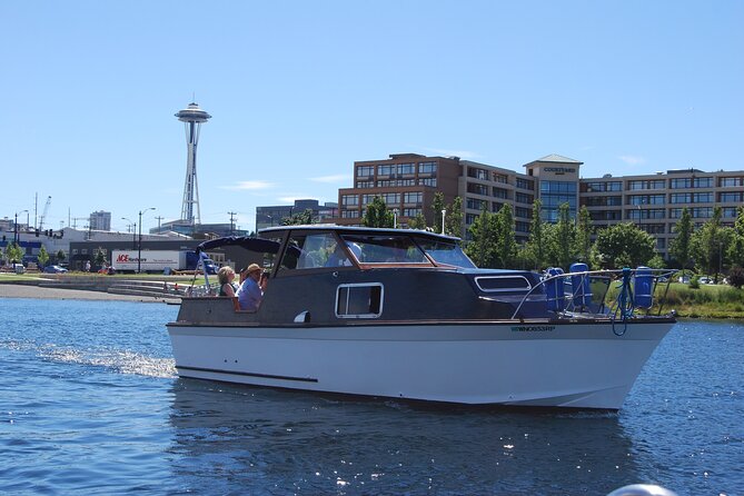 One Hour Social Sightseeing Cruise - BYOB! - Floating homes and the Sleepless in Seattle moment