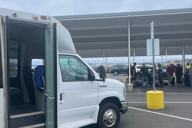 One-Way Seattle Airport Transfer Service - Inside the 45 Minute Ride: Comfort and Local Sight Checks