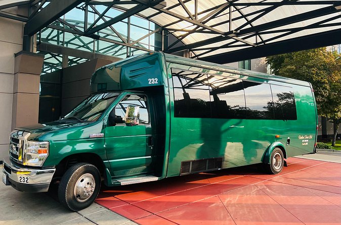 One-Way Transfer: SeaTac Airport Hotels to Seattle Piers 66 & 91 - How the shared pickup route really feels