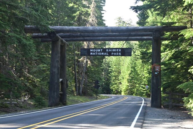 Private Mt Rainier National Park Tour in SUV - Henry M. Jackson Visitor Center and Paradise Views
