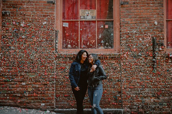 Private Vacation Photography Session with Photographer in Seattle - Pioneer Square: portraits against brick streets and old-town vibes