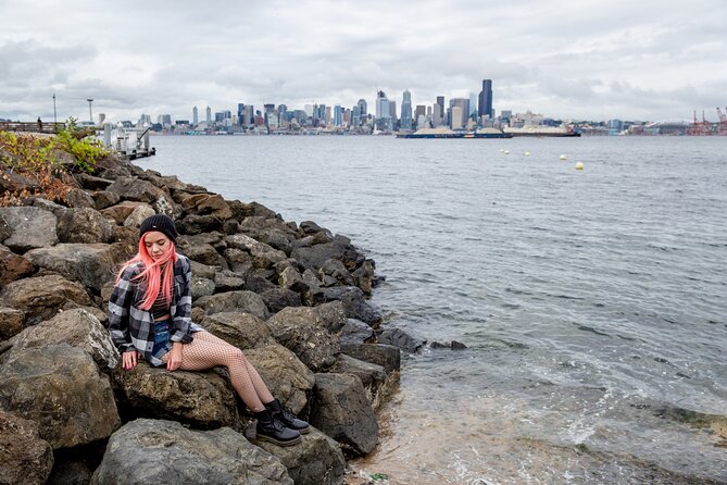 Private Vacation Photography Session with Photographer in Seattle - Olympic Sculpture Park: modern Seattle lines near the water