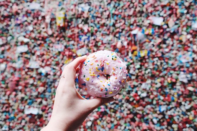 Seattle Delicious Donut Adventure & Walking Food Tour - Your guide matters, and Seattle shows through