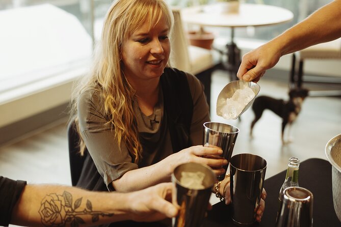 Seattle Hands On Cocktail Class - Lake Union Meetup at 4:00 pm, and Why Timing Helps