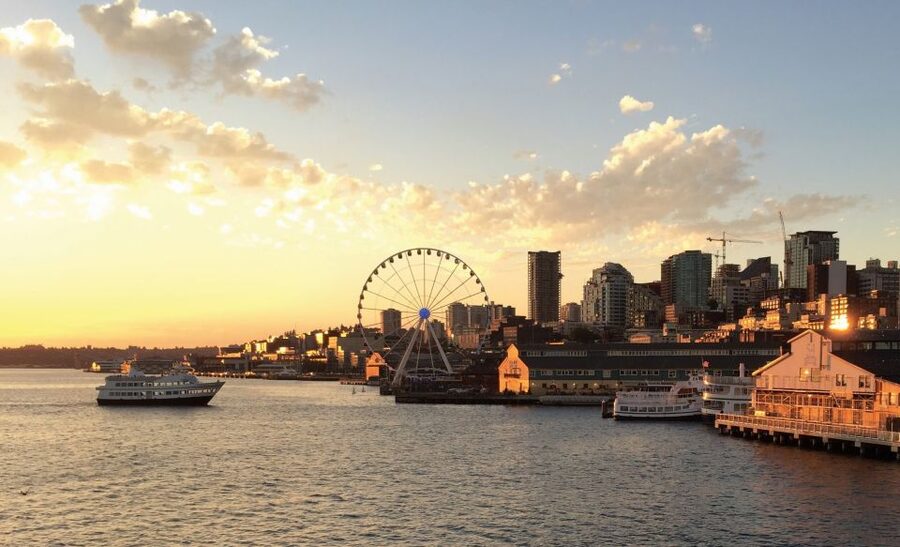 Seattle: Harbor Cruise with Local Guide - Onboard comfort: clear narration, bar service, and what to bring