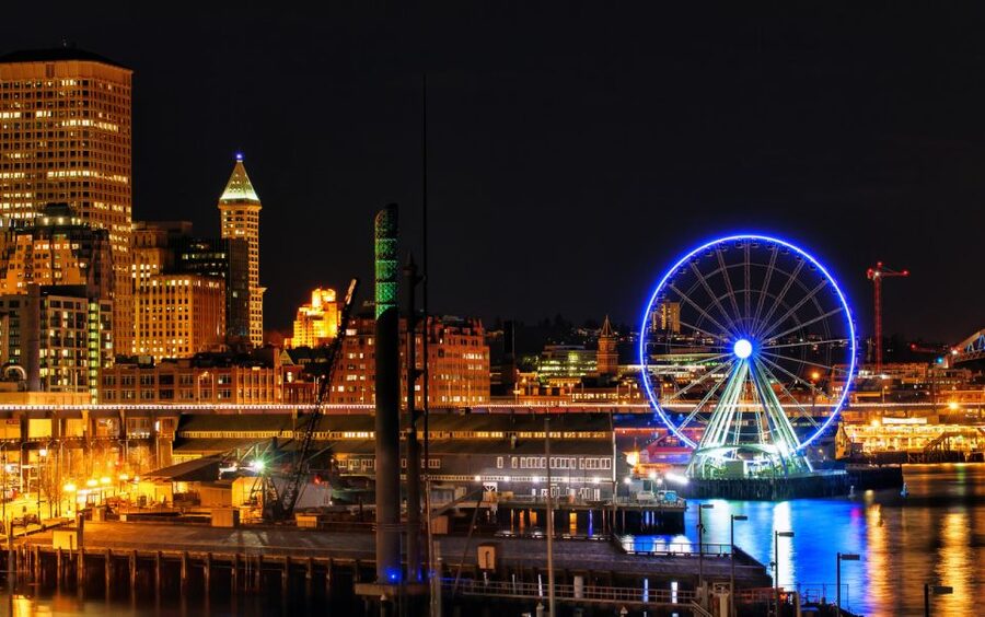 Seattle: Scenic Night Tour with Space Needle & Skywheel - Skywheel at night: Great Wheel views over Elliott Bay