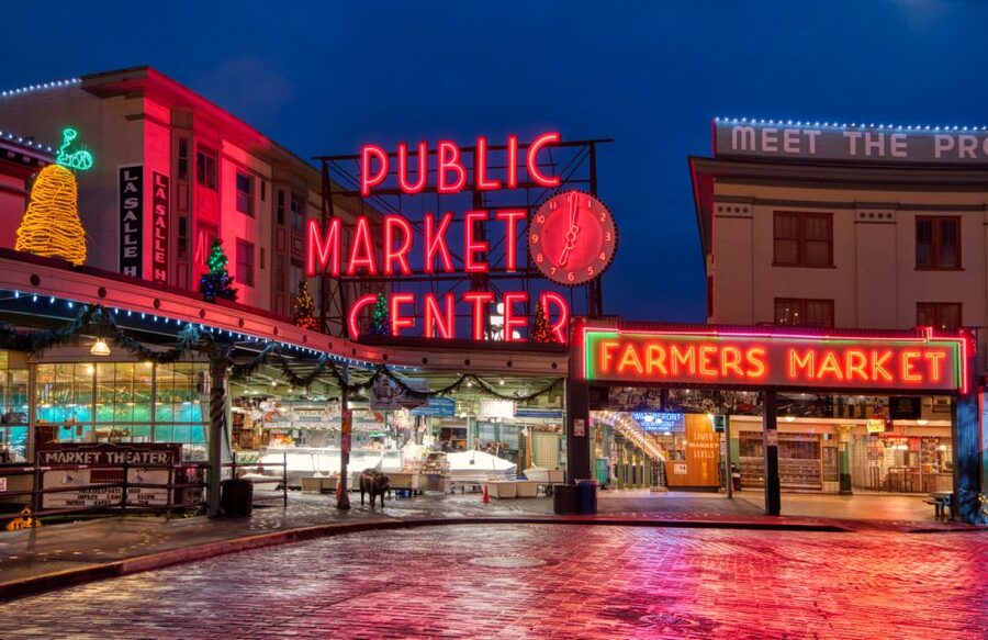 Seattle: Scenic Night Tour with Space Needle & Skywheel - The city drive between stops: what you learn from the streets