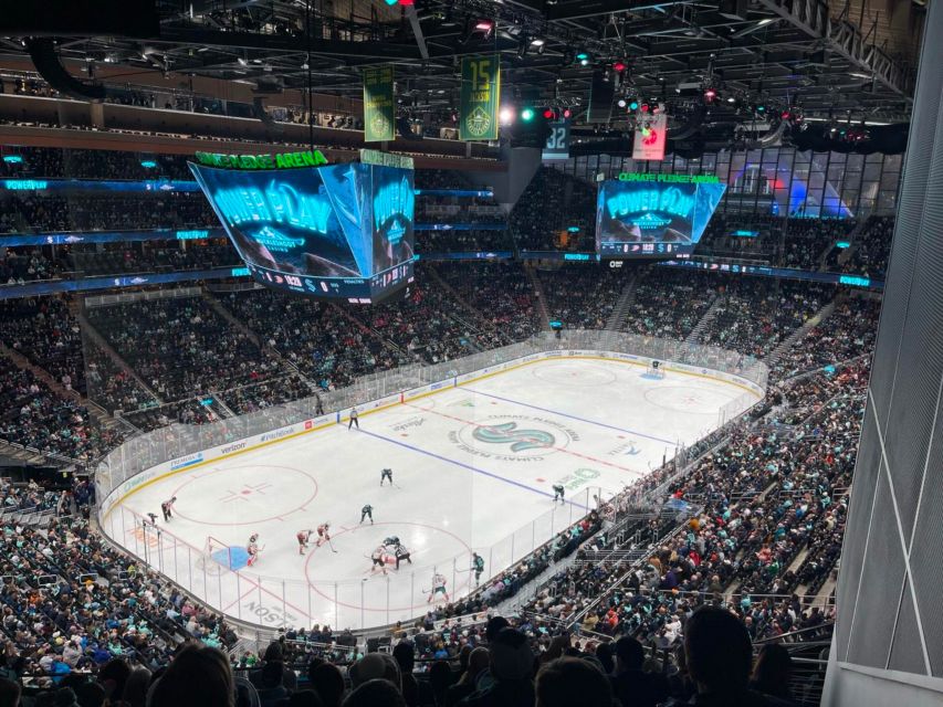 Seattle: Seattle Kraken Ice Hockey Game Ticket - Food and Drinks Inside, Fresh Seafood and Craft Brews