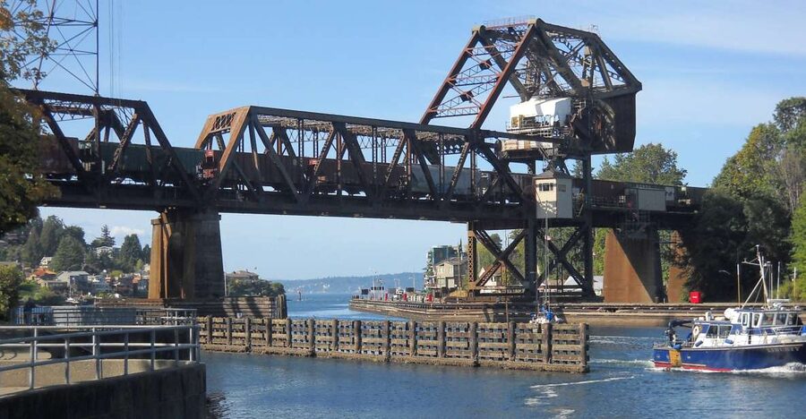 Seattle: Sightseeing Bus Tour with the Ballard Locks - Meeting Point: The Easy Start Near the Space Needle