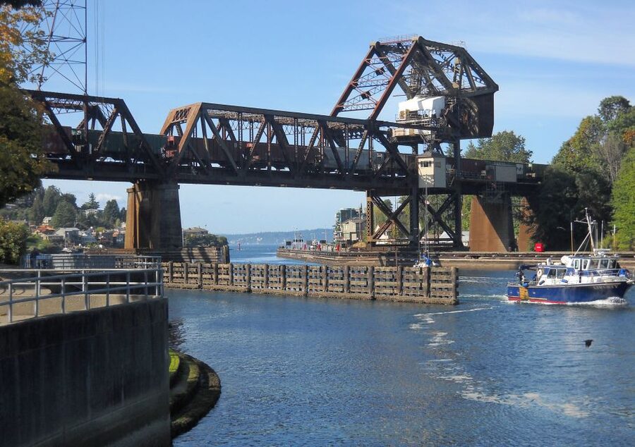 Seattle: Sightseeing Bus Tour with the Ballard Locks - Included Stops vs. What You Need to Plan Separately