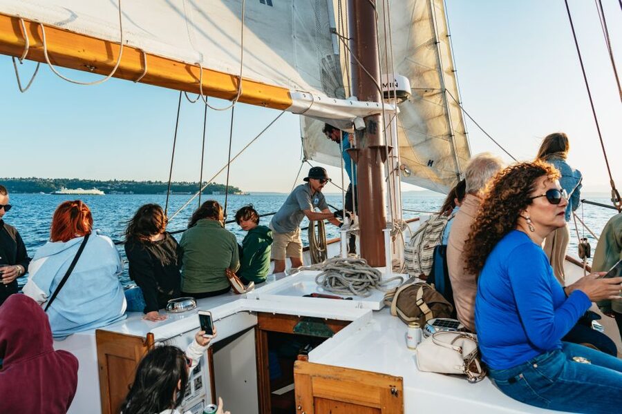 Seattle: Tall Sailboat Sunset Harbor Cruise - Downtown Seattle Skyline Lights: Space Needle and Smith Tower Views