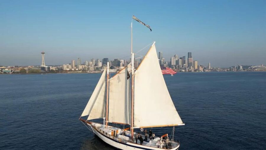 Seattle: Tall Ship Harbor Cruise - Pier 66 to open water: the vibe of this Seattle schooner cruise