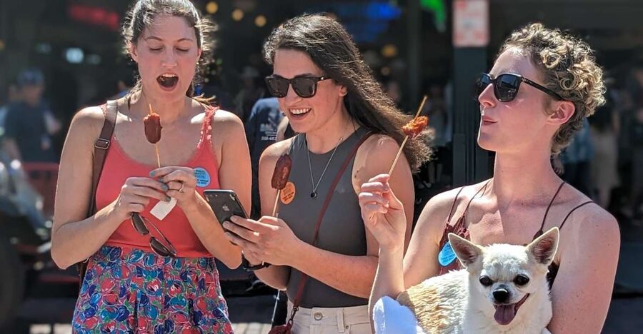 Seattle: Taste Pike Place Market's Flavors - Included tastings and quick stops that keep your appetite in check