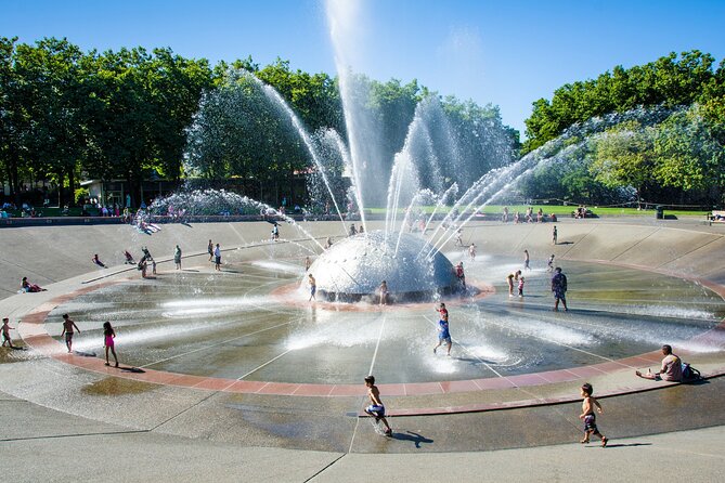 Seattle Time Travel Exploration Game and Tour - Finishing at the International Fountain