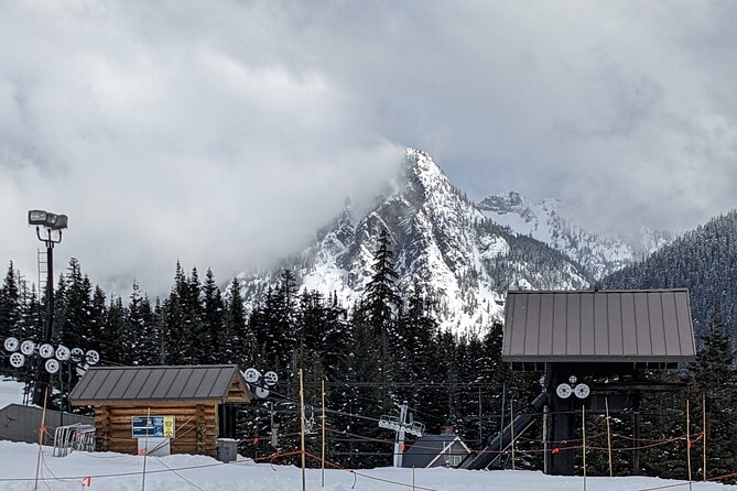 Shuttle to Snoqualmie Pass Ski and Snowboard - Seattle to Snoqualmie Pass in a small-group shuttle
