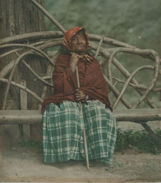 Six Women - A Historical Walking Tour - Where Pioneer Square Becomes a Stage for Six Women