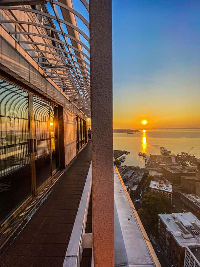 Smith Tower: Observatory Access Ticket - Accessibility and comfort: who will feel good here