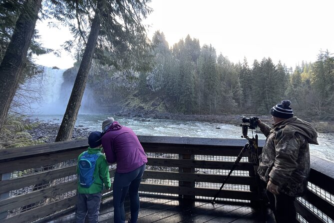 Snoqualmie Falls and Wineries Tour from Seattle - Your packing list and expectations for a Rainy Northwest falls day
