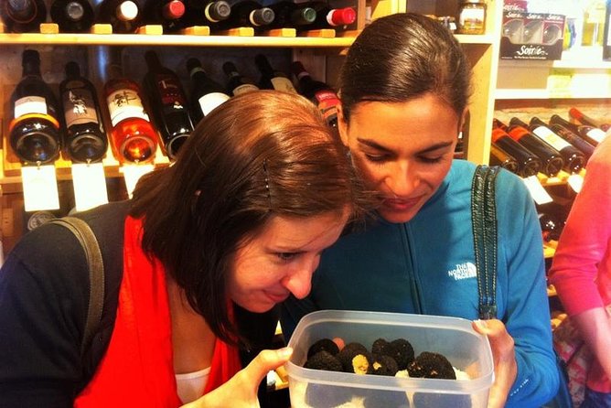 Taste Pike Place Walking Food Tour - History lessons that make the stalls make sense