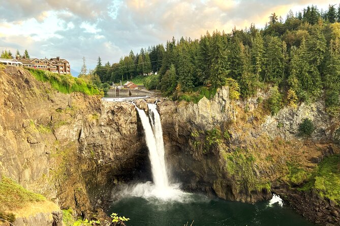 The Best of Seattle and Majestic Snoqualmie Waterfalls - Gas Works Park and the Fremont Troll: quick, fun stops that break up the drive time
